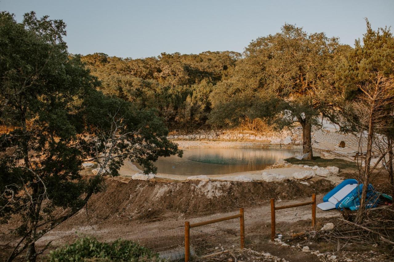 Villa Hummingbird Haus - Hill Country Views On 20 Acres With Firepit Spring Branch Exterior foto